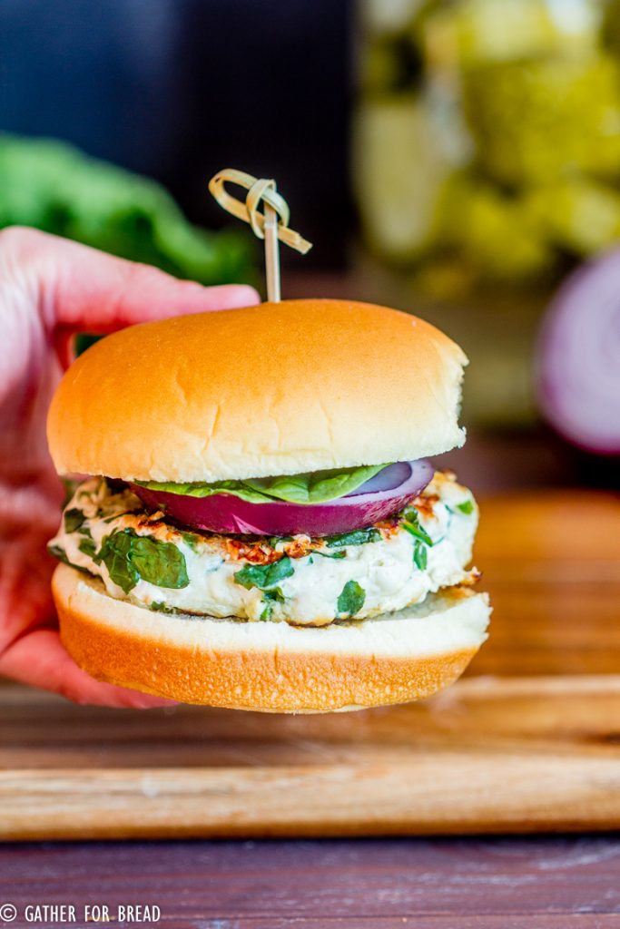 Greek Spinach Turkey Burgers - Turkey burger recipe with fresh spinach and feta cheese for a Greek style burger. Delicious, healthy and perfect for grilling in summer.