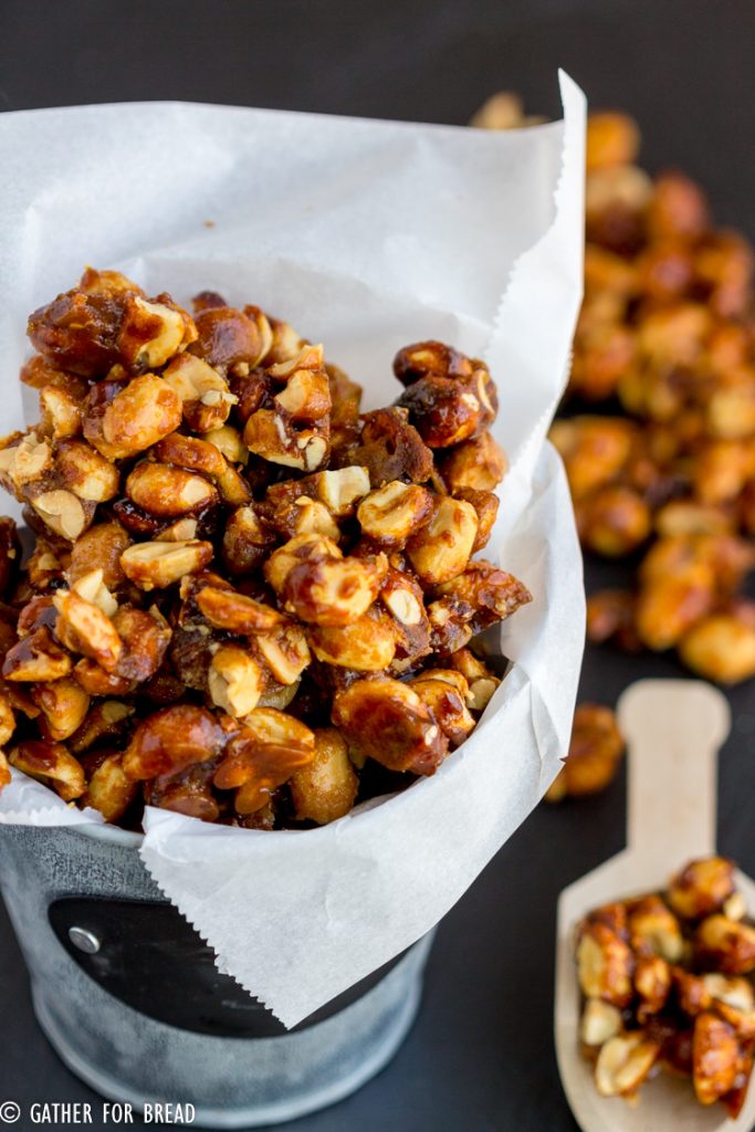 Sweet and Crunchy Peanuts - Glazed peanuts with a sweet homemade mixture of sugar and butter for easy snacking. Perfect for the holidays! Homemade gift from your kitchen to theirs.