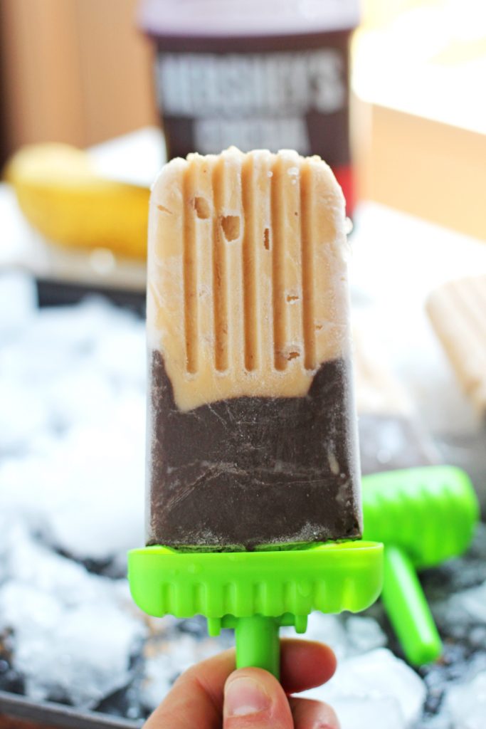 Banana Chocolate Popsicles - Homemade fudgsicles made with milk, Greek yogurt and cocoa for a healthy DIY summer treat!