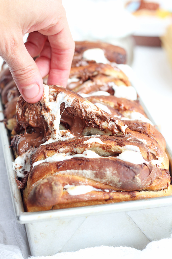 Pull Apart Nutella Smores Bread -- Sweet bread stuffed with marshmallows and Nutella, perfect for every party | gatherforbread.com