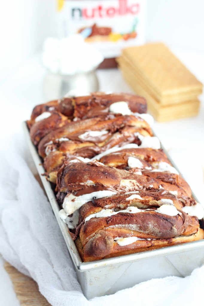 Pull Apart Nutella Smores Bread -- Sweet bread stuffed with marshmallows and Nutella, perfect for every party | gatherforbread.com