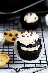 Cookie-Dough-Chocolate-Cupcakes-5