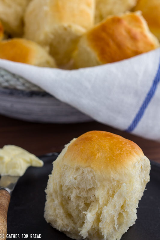 Amish Dinner Rolls - Soft Yeast rolls recipe for warm fluffy buns. Made with instant mashed potato flakes, best served with any dinner comfort food. Adapted from an old Amish cookbook.