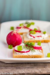 Radish Goat Cheese Sandwich Bites - Simple sandwich bites with fresh goat cheese, radish slices and dill for fresh spring appetizer. Perfect for Mother's Day brunch, tea parties, and any spring gathering.