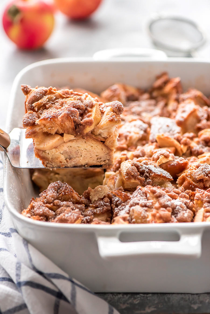 Overnight Apple Cinnamon French Toast - Easy Effortless Christmas Brunch Recipes